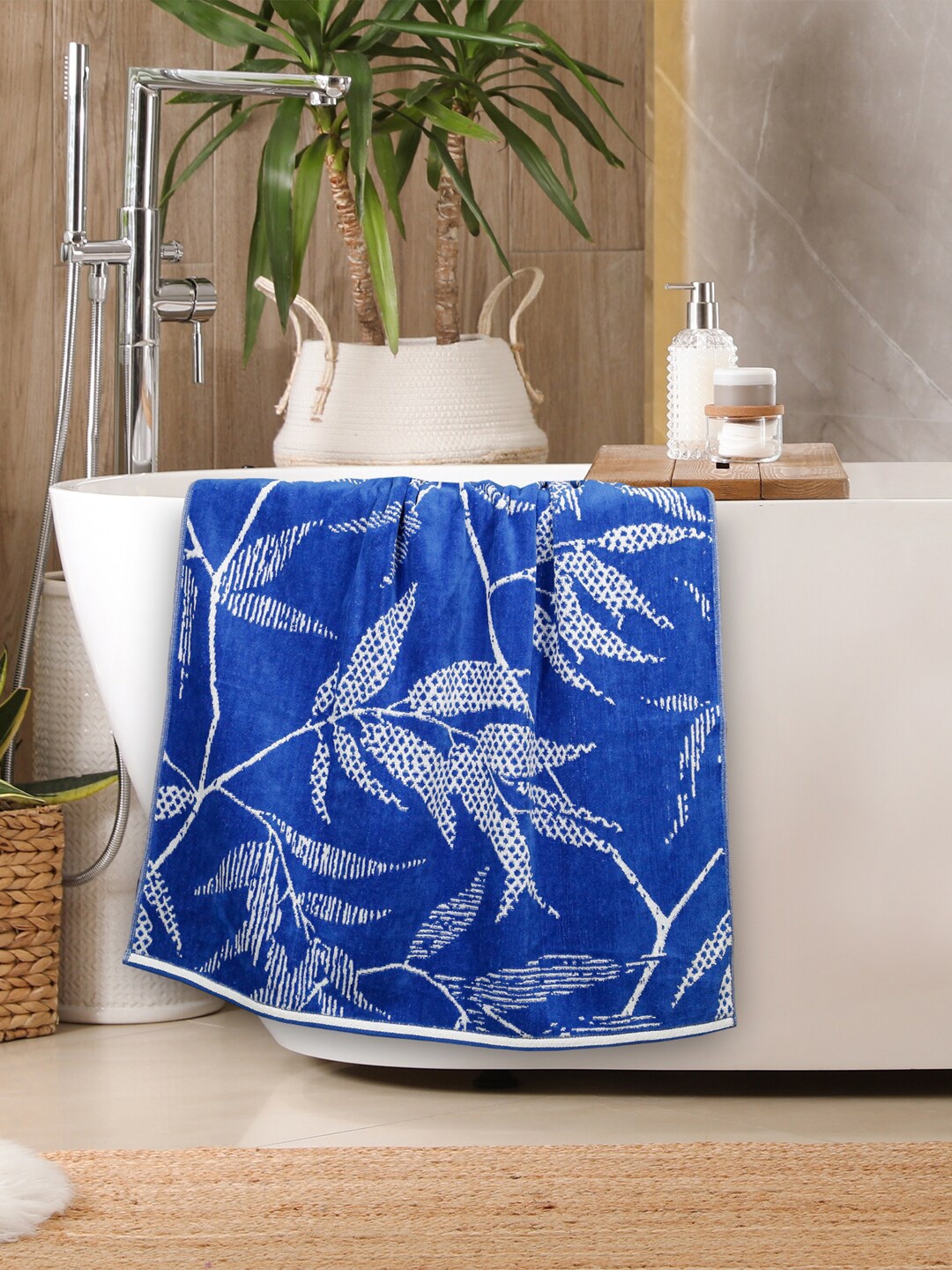 

MYTRIDENT Blue & White Floral Printed Cotton 500 GSM Bath Towel