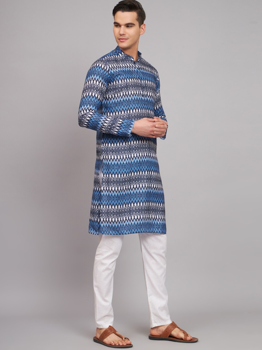 

FABDYOR Geometric Printed Mandarin Collar Linen Straight Kurta, Blue