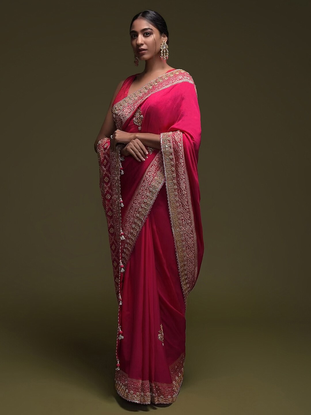 

KALKI Fashion Ethnic Motifs Embroidered Saree, Pink