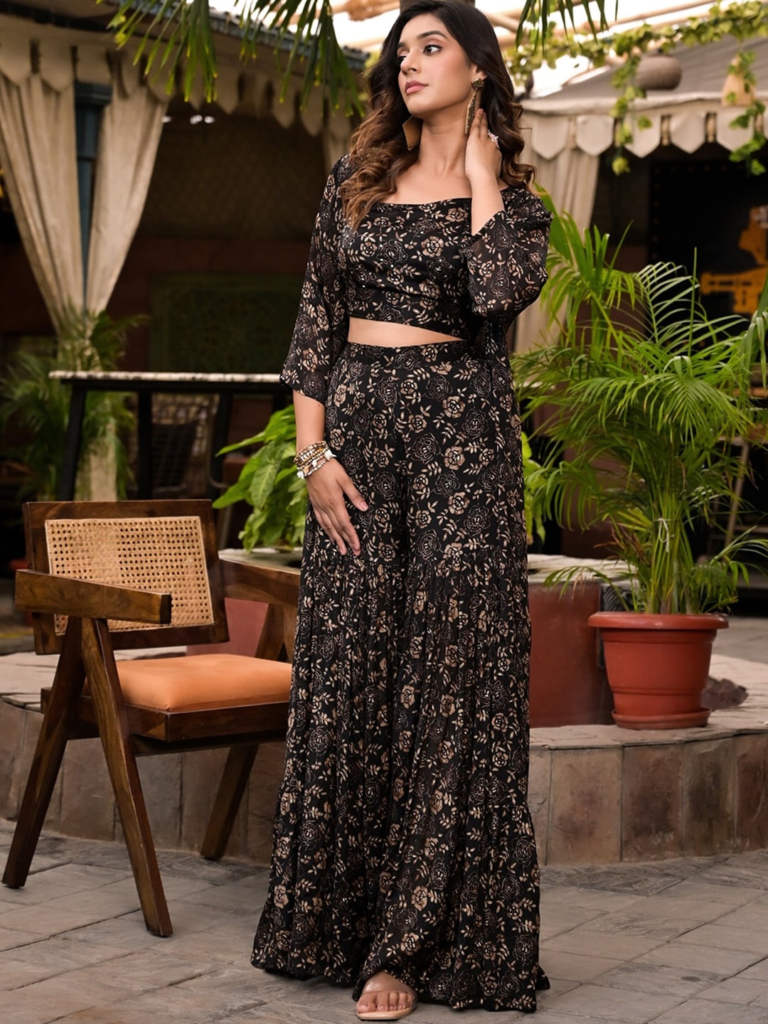 

The Kapas Floral Printed Crop Top & Front Open Longline Jacket With Palazzo, Black