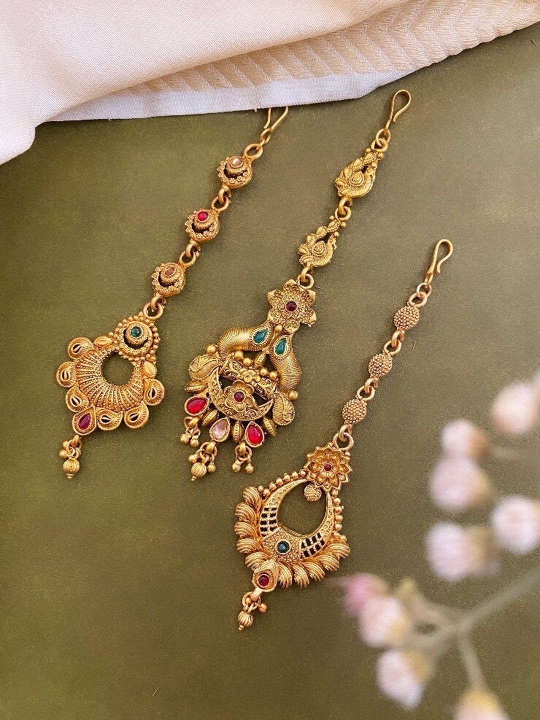 

ATIBELLE Set Of 3 Gold-Plated Stone Studded Maangtikka