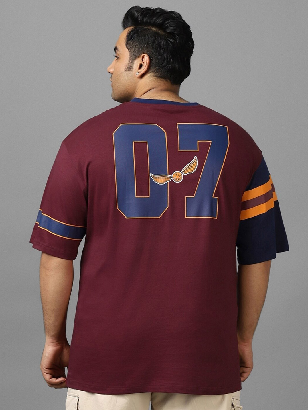 

Bewakoof Plus Gryffindor Logo Graphic Printed Cotton Oversized T-shirt, Maroon