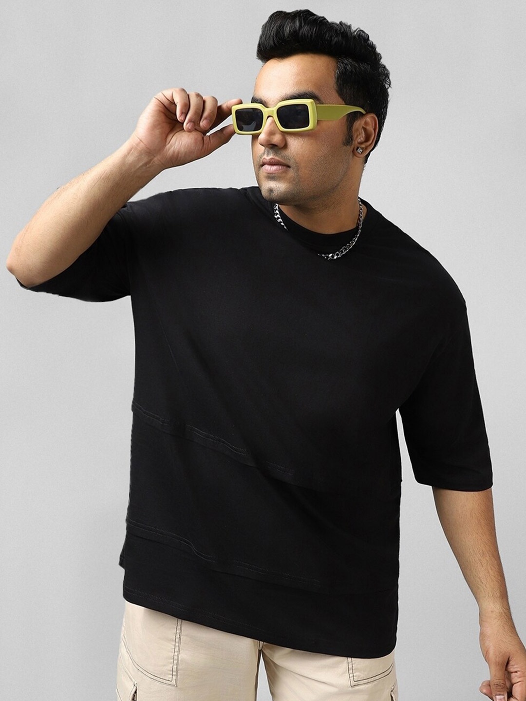 

Bewakoof Plus Round Neck Super Loose Fit Cotton T-shirt, Black