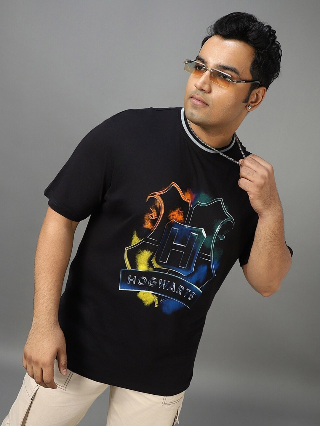 

Bewakoof Plus Hogwarts Logo Graphic Printed Cotton Oversized T-Shirt, Black
