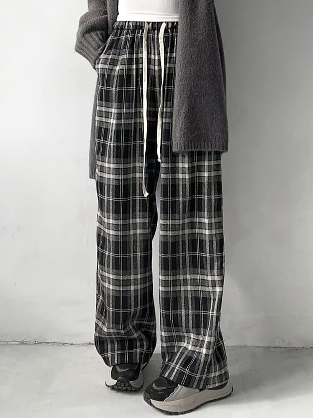 

LULU & SKY Checked Mid-Rise Regular Fit Regular Trouser, Black