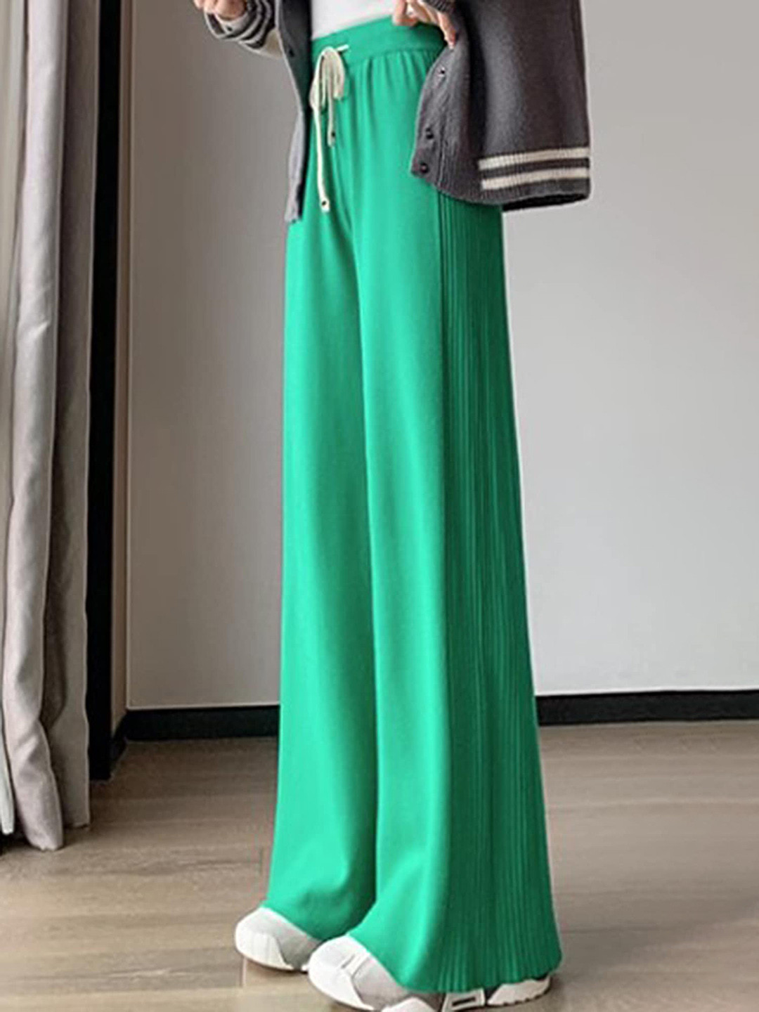 

LULU & SKY Women Mid-Rise Plain Parallel Trousers, Green