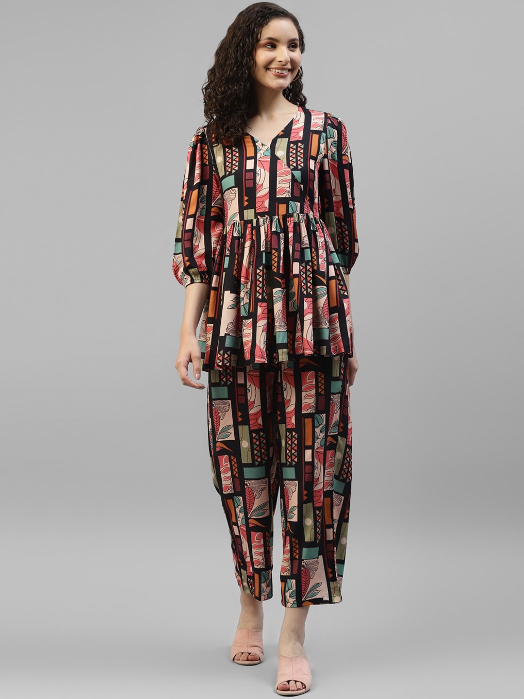 

DEEBACO Printed V-neck Top & Mid Rise Trouser Co-Ords, Black
