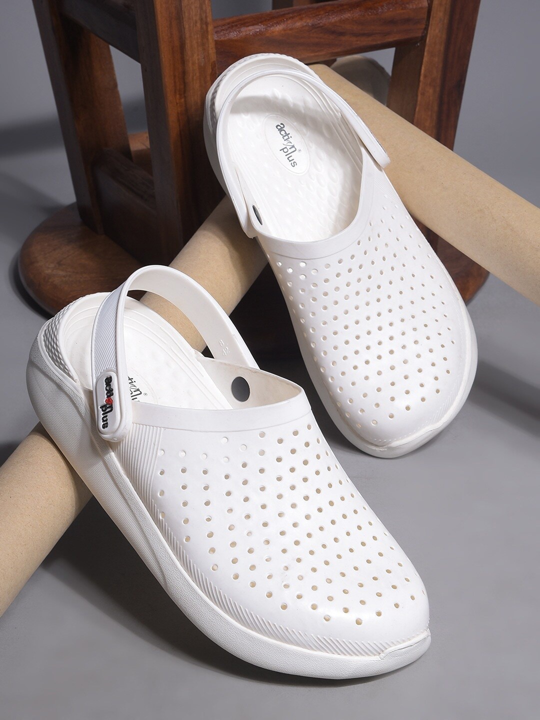 

Action Men Self Design Clogs, White