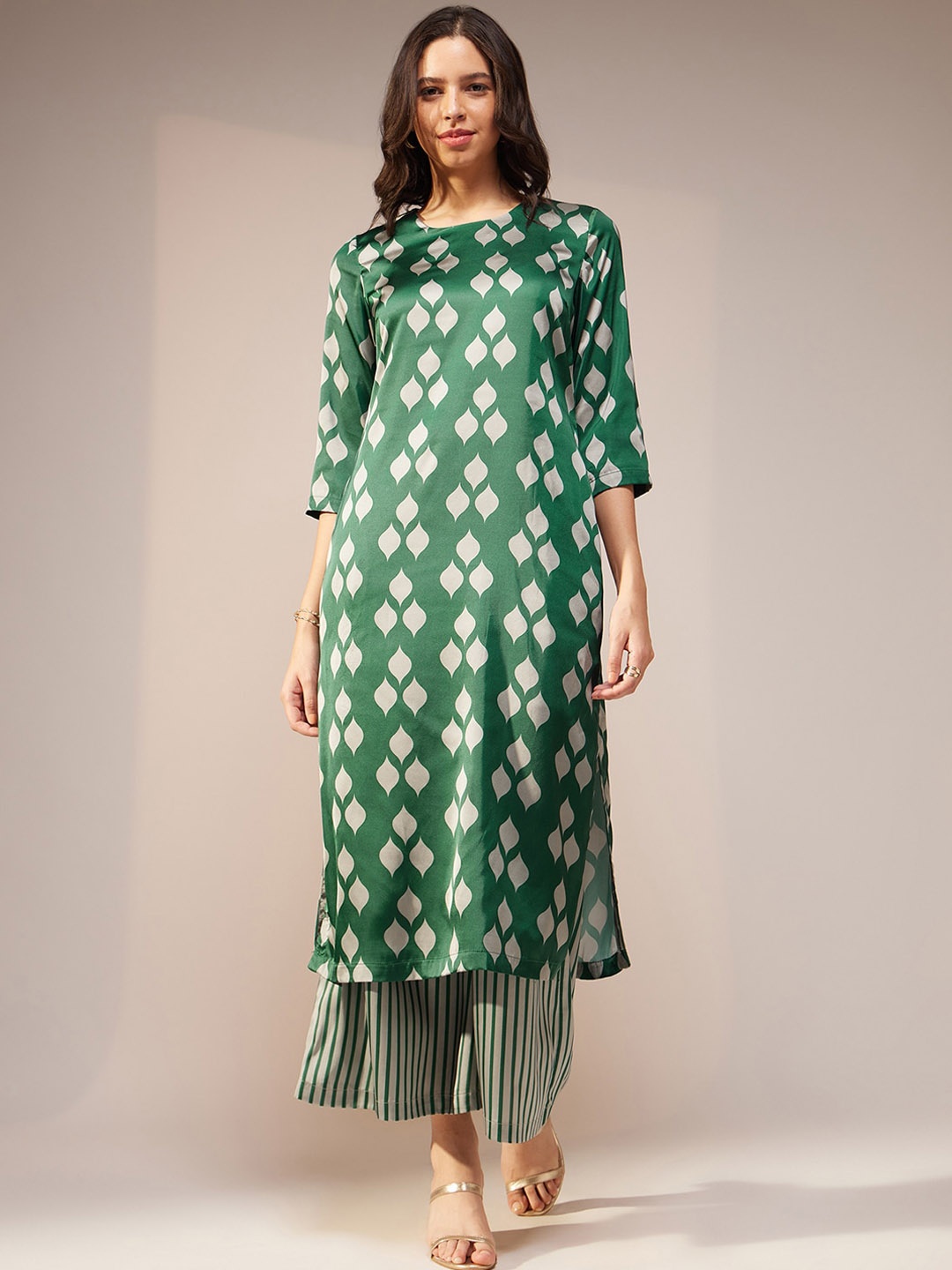 

Pink Fort Ethnic Motifs Printed Satin Straight Kurta With Palazzos, Green
