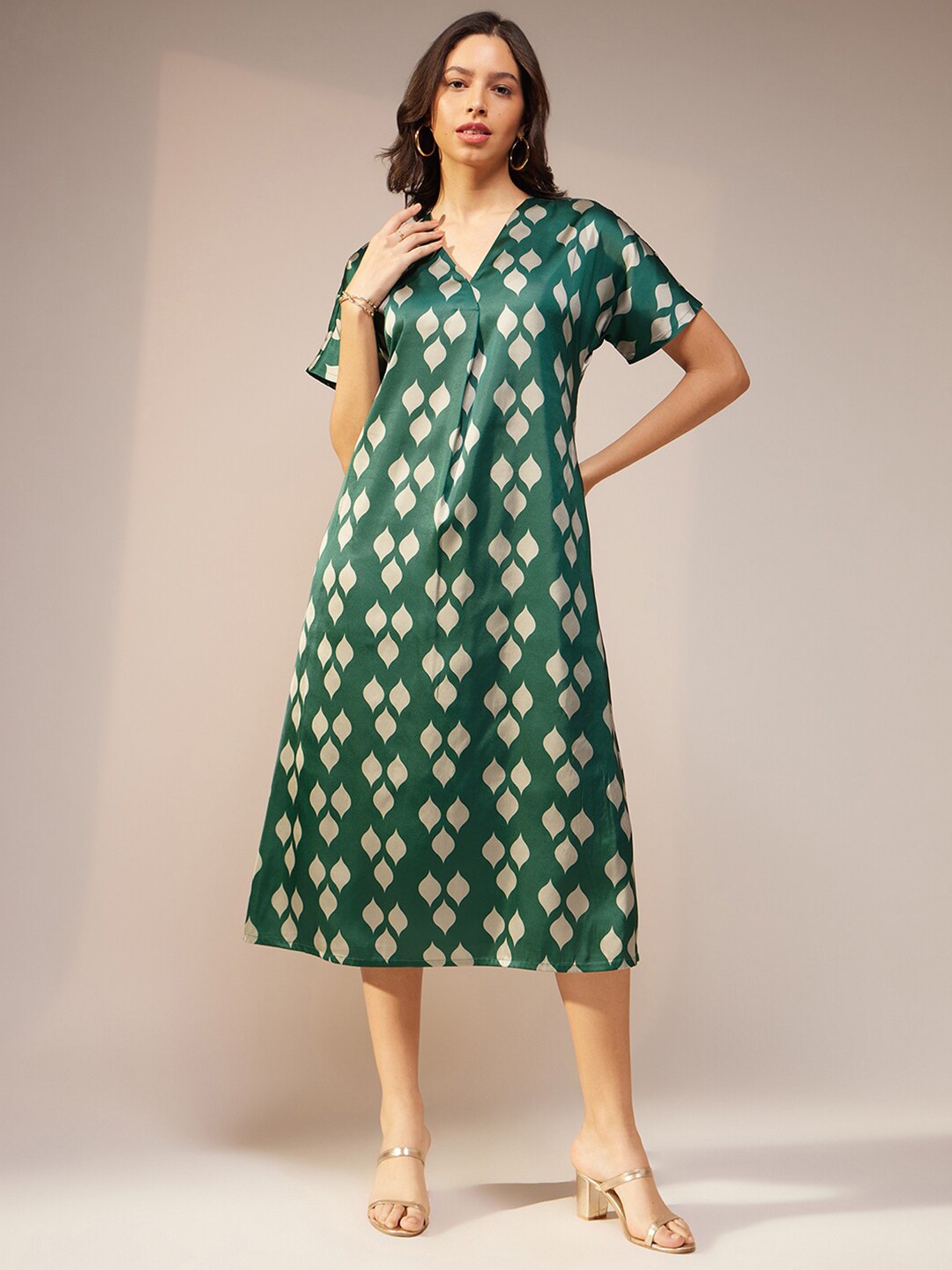 

Pink Fort Ethnic Motifs Printed V-Neck Satin A-Line Dress, Green