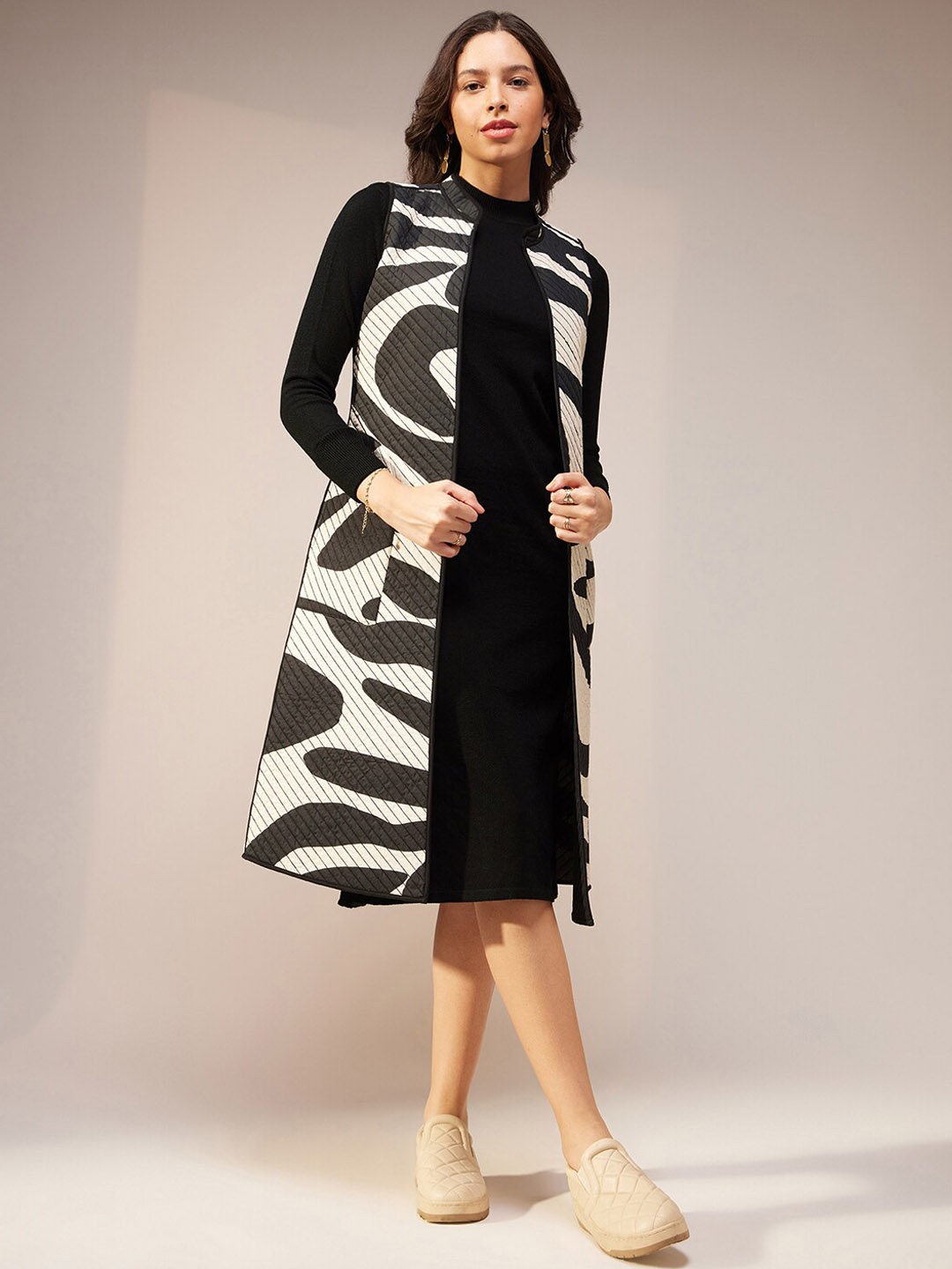 

Pink Fort Abstract Printed Cotton Reversible Longline Quilted Jacket, Black