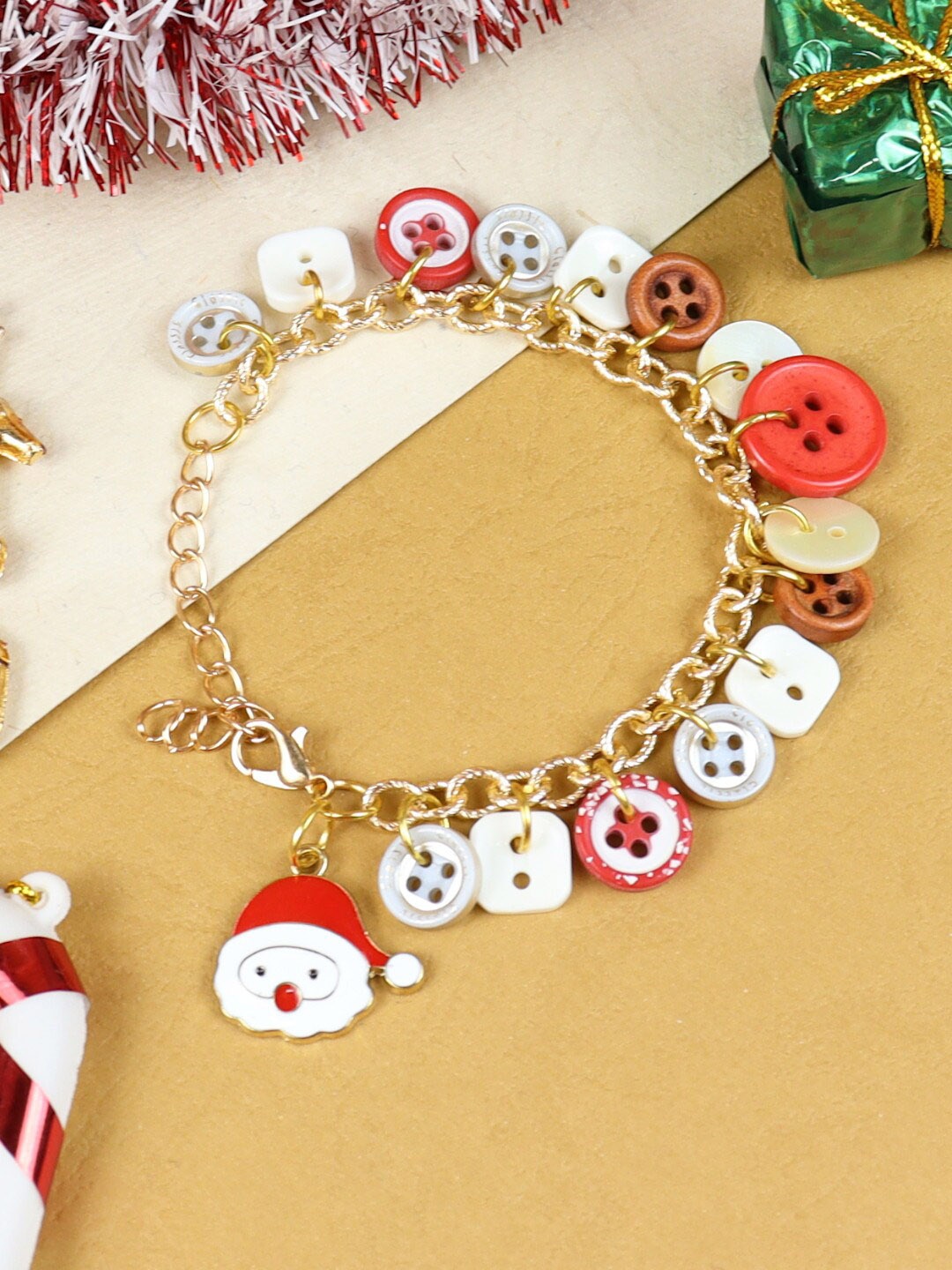 

Asthetika Kids Girls Gold-Plated Santa Claus Button Charms Christmas Link Bracelet
