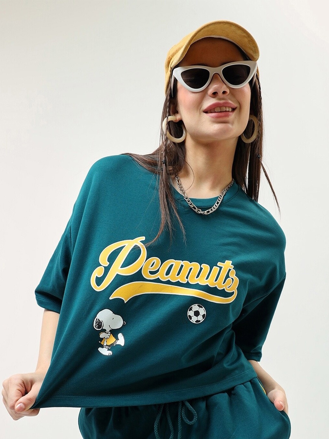 

Bewakoof Official Peanuts Merchandise Women Printed Oversized Short Top, Green