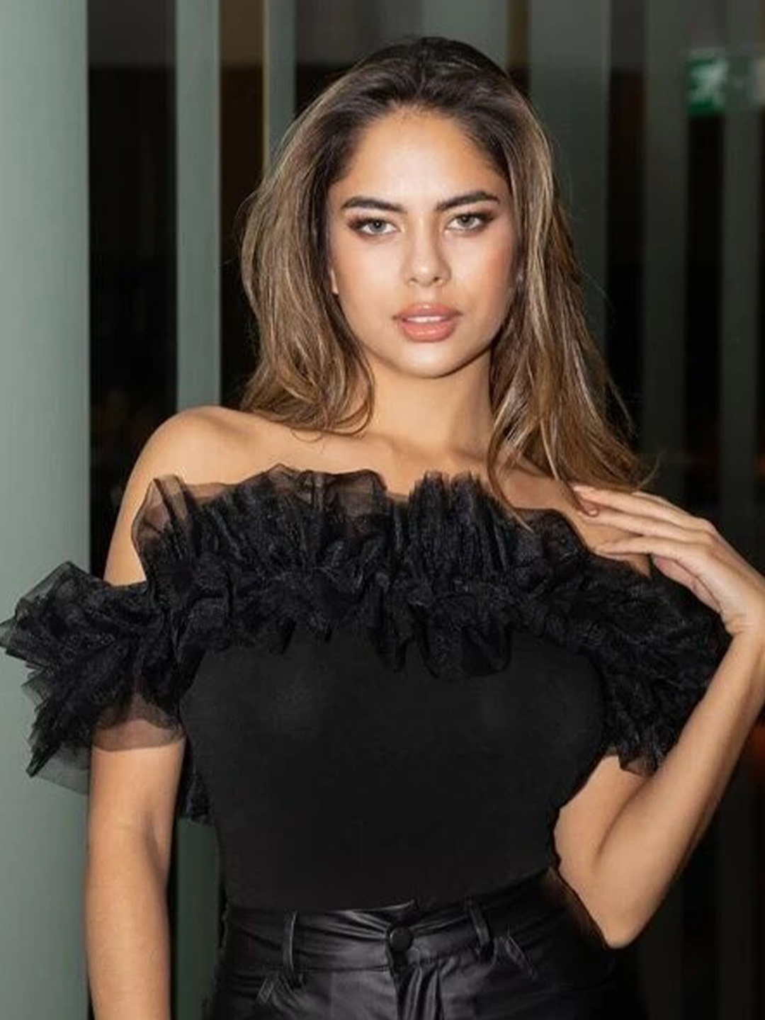 

Stylecast X Slyck Off-Shoulder Ruffled Bardot Top, Black