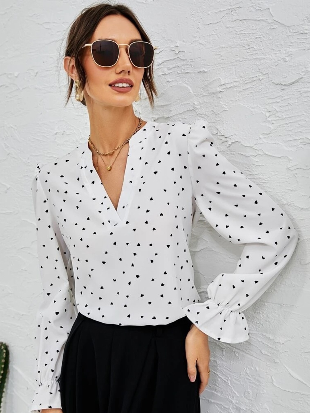

Stylecast X Slyck Geometric Printed Mandarin Collar Puff Sleeve Regular Top, White