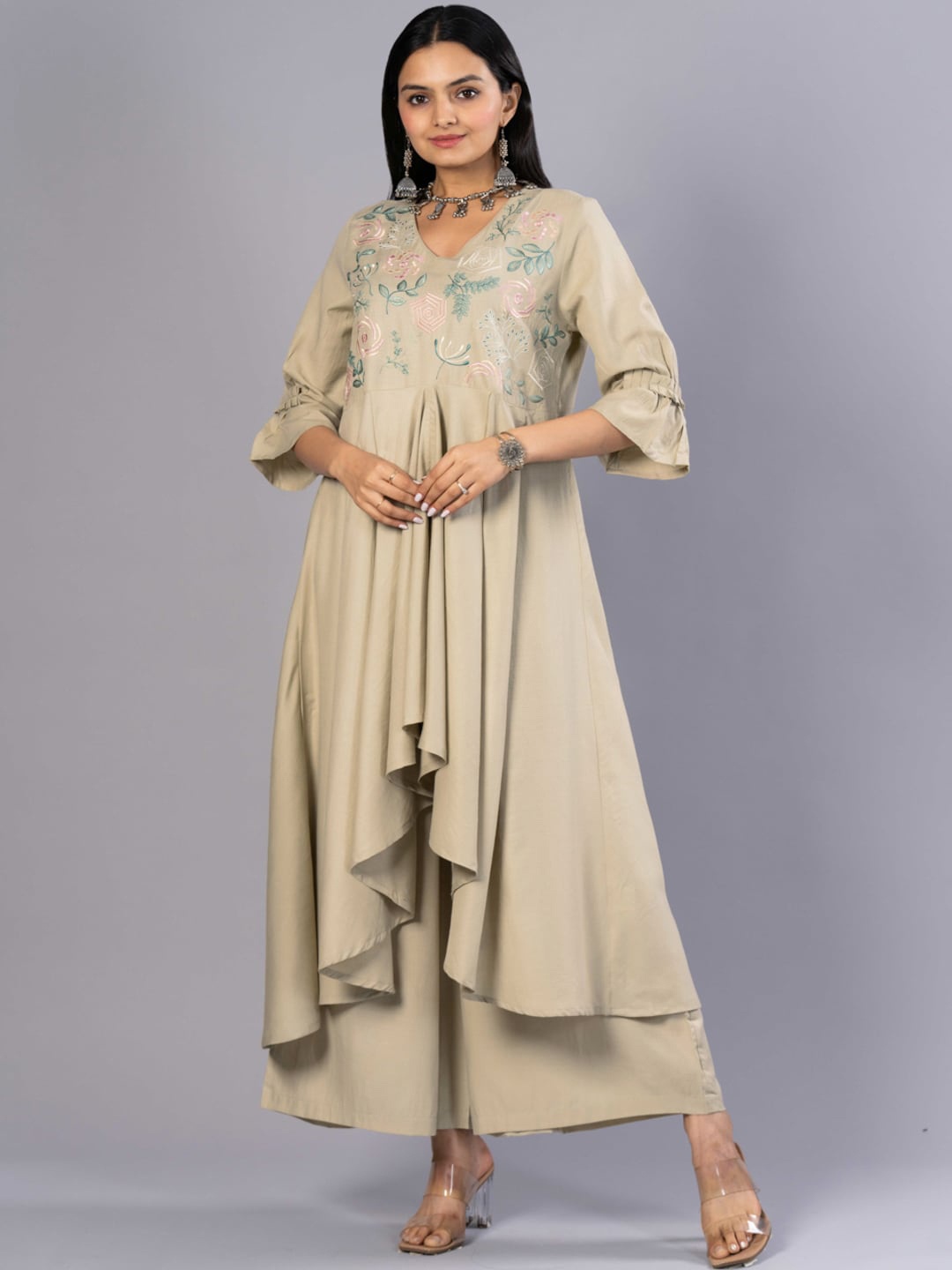 

HEEPOSH Floral Embroidered Layered Jute Cotton Kurta With Palazzos, Taupe