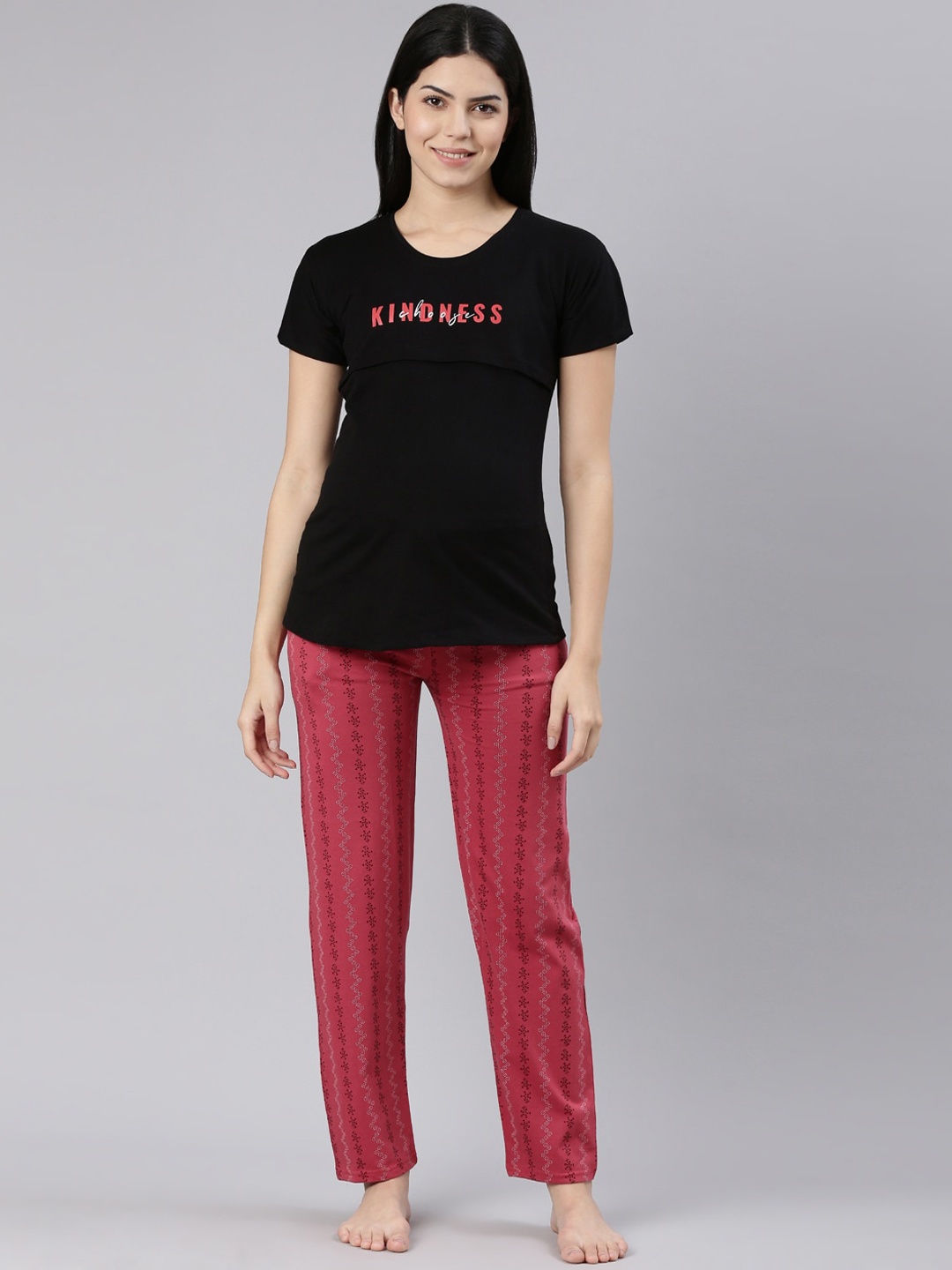 

TRUNDZ Typography Printed Maternity T-shirt With Lounge Pant, Black