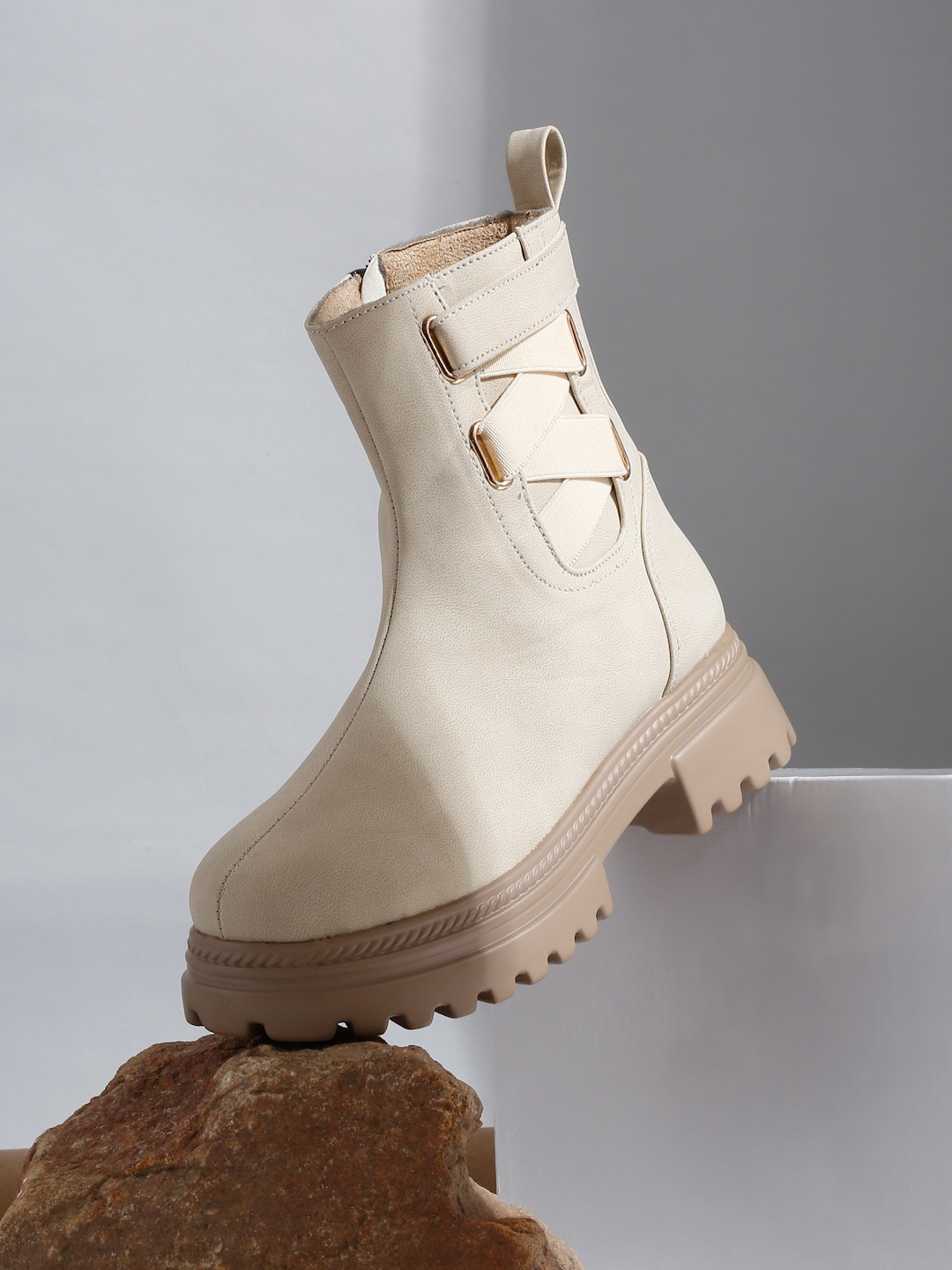 

VALIOSAA Women Mid Top Platform Heeled Regular Boots, Cream