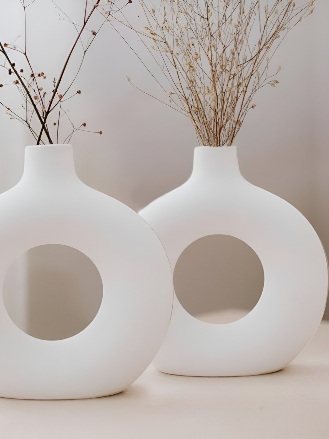 

Farkraft Set Of 2 White Ceramic Flower Vases