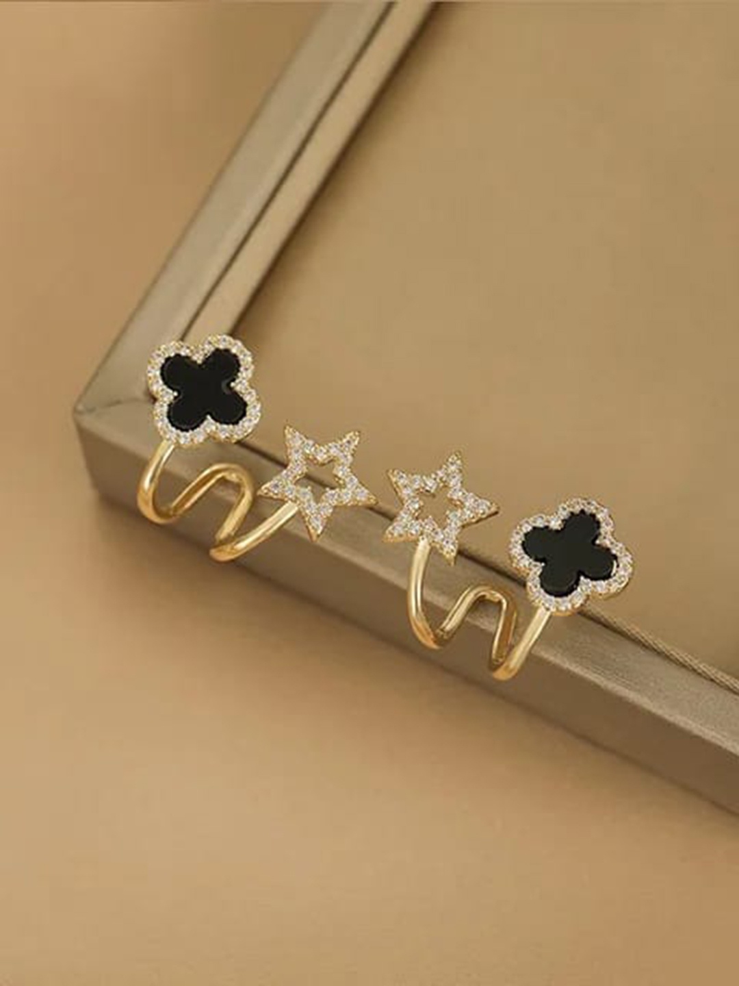 

VIEN Gold-Plated Star Shaped Ear Cuff Earrings