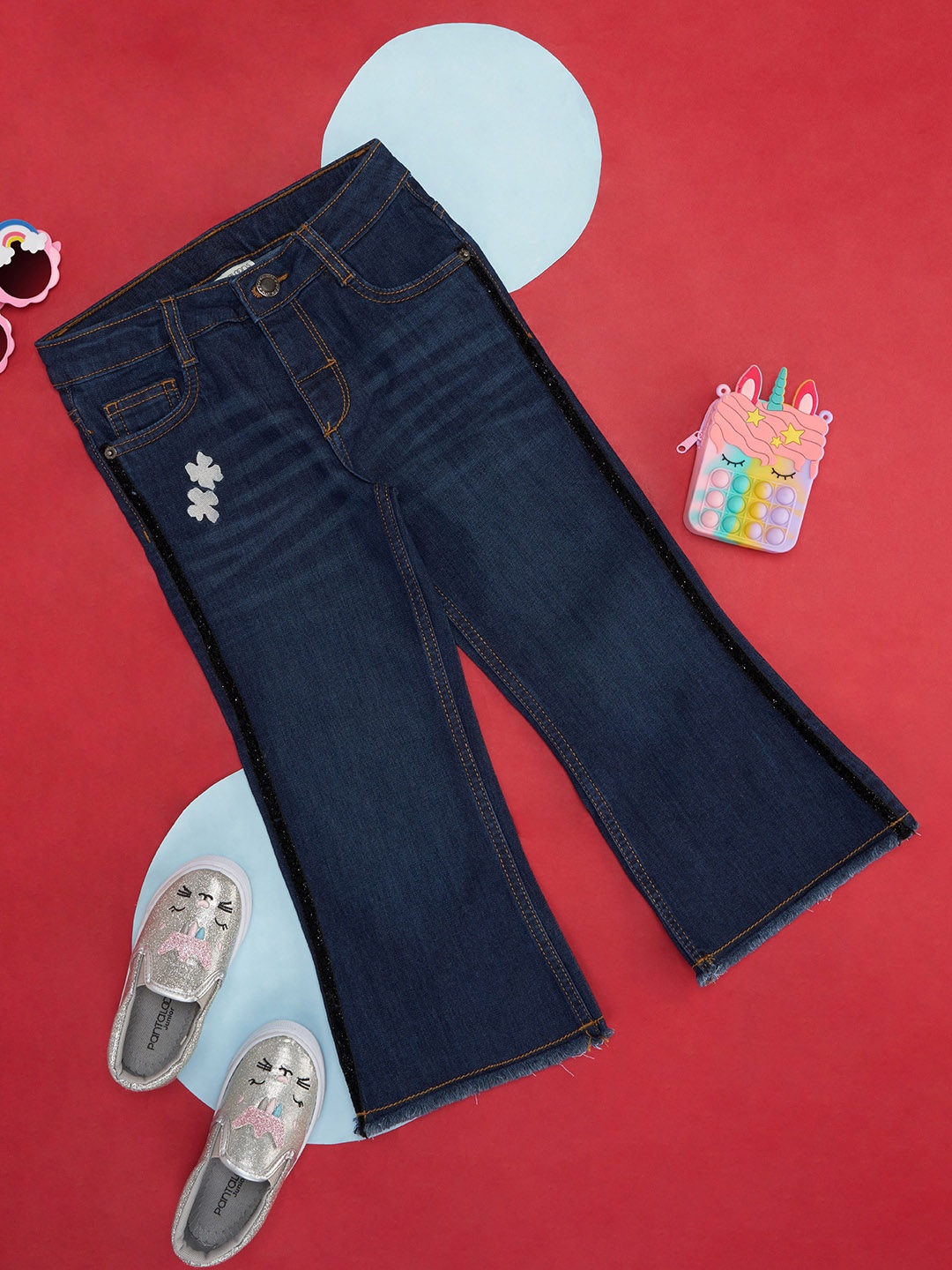 

Pantaloons Junior Girls Clean Look Mid-Rise Regular Fit Cotton Jeans, Blue