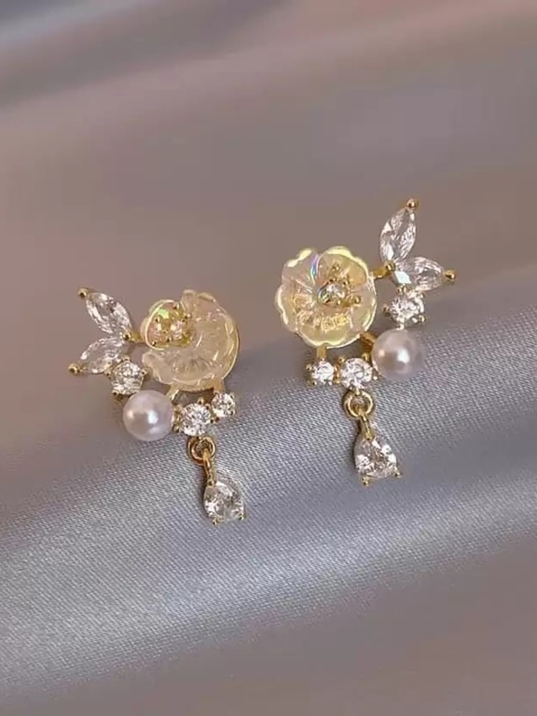 

VIEN Gold-Plated Cubic Zirconia Contemporary Studs Earrings