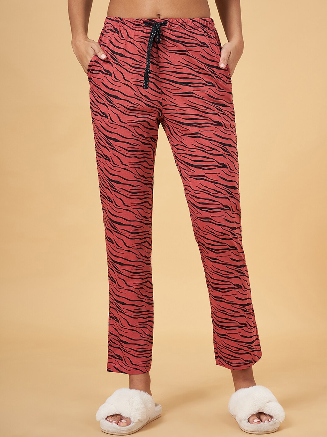 

Dreamz by Pantaloons Women High-Rise Animal Printed Pure Cotton Lounge Pant, Rust