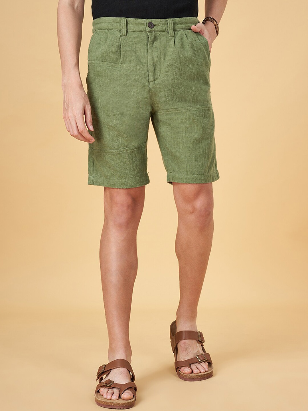 

7 Alt by Pantaloons Men Mid-Rise Cotton Shorts, Olive