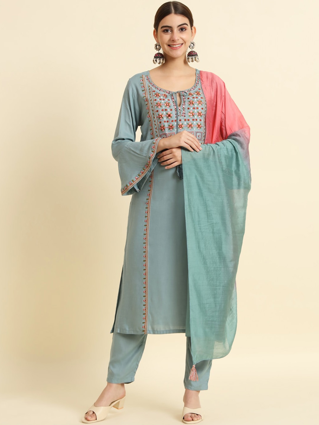 

THE52 Floral Embroidered Regular Thread Work Kurta With Trousers & Dupatta, Grey