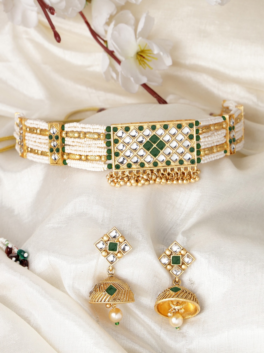 

KARATCART Gold-Plated Kundan Studded Necklace & Earrings