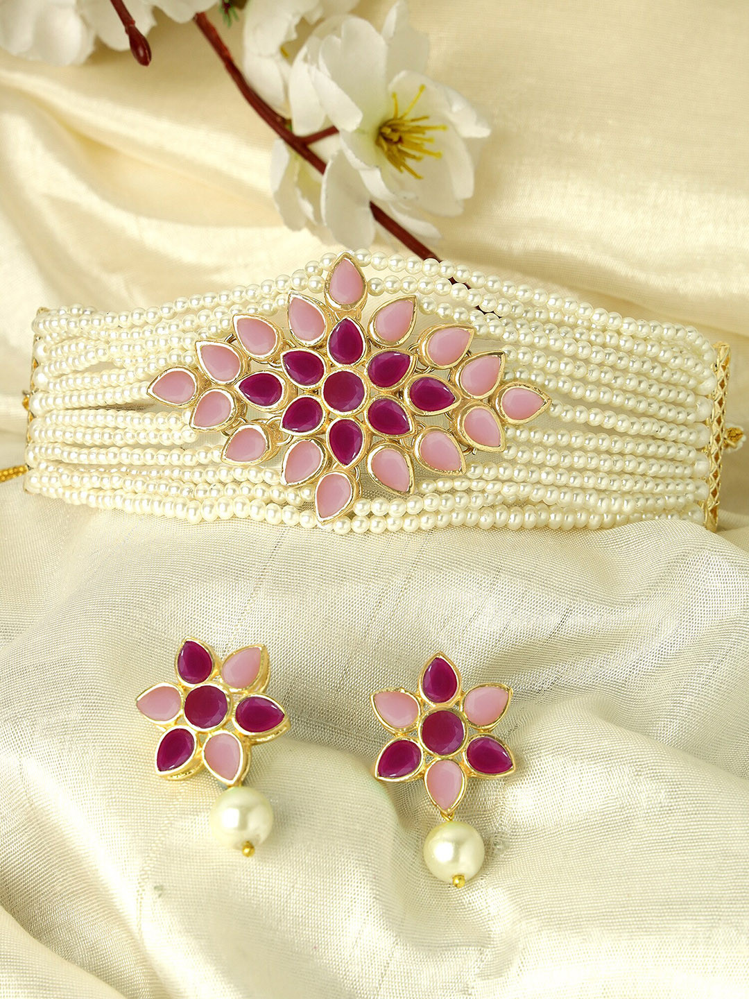 

KARATCART Gold-Plated Kundan Stone-Studded Necklace & Earrings