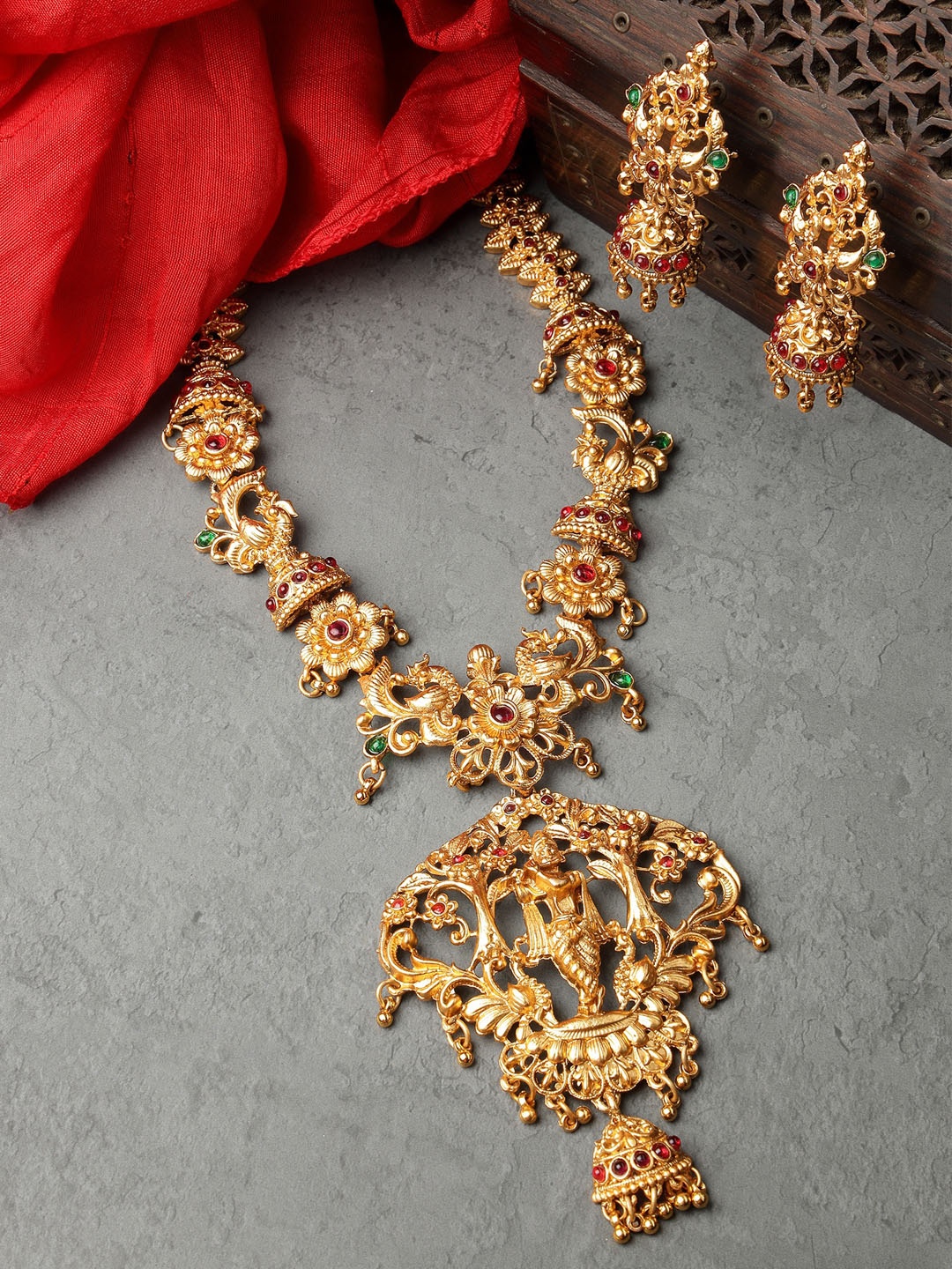

KARATCART Gold-Plated Kundan-Studded Jewellery Set