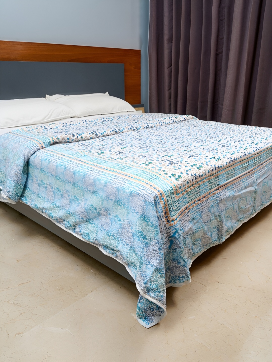 

inizio White & Blue Floral AC Room 200 GSM Double Bed Dohar