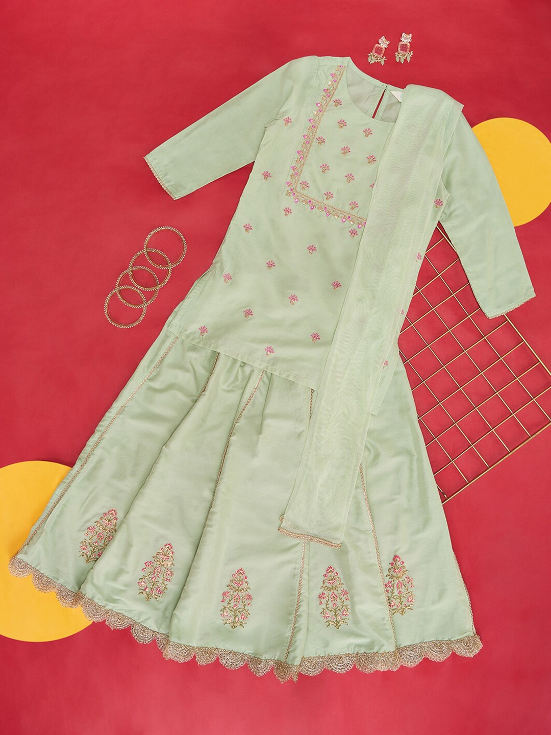

AKKRITI BY PANTALOONS Girls Embroidered Ready to Wear Lehenga & Blouse With Dupatta, Green
