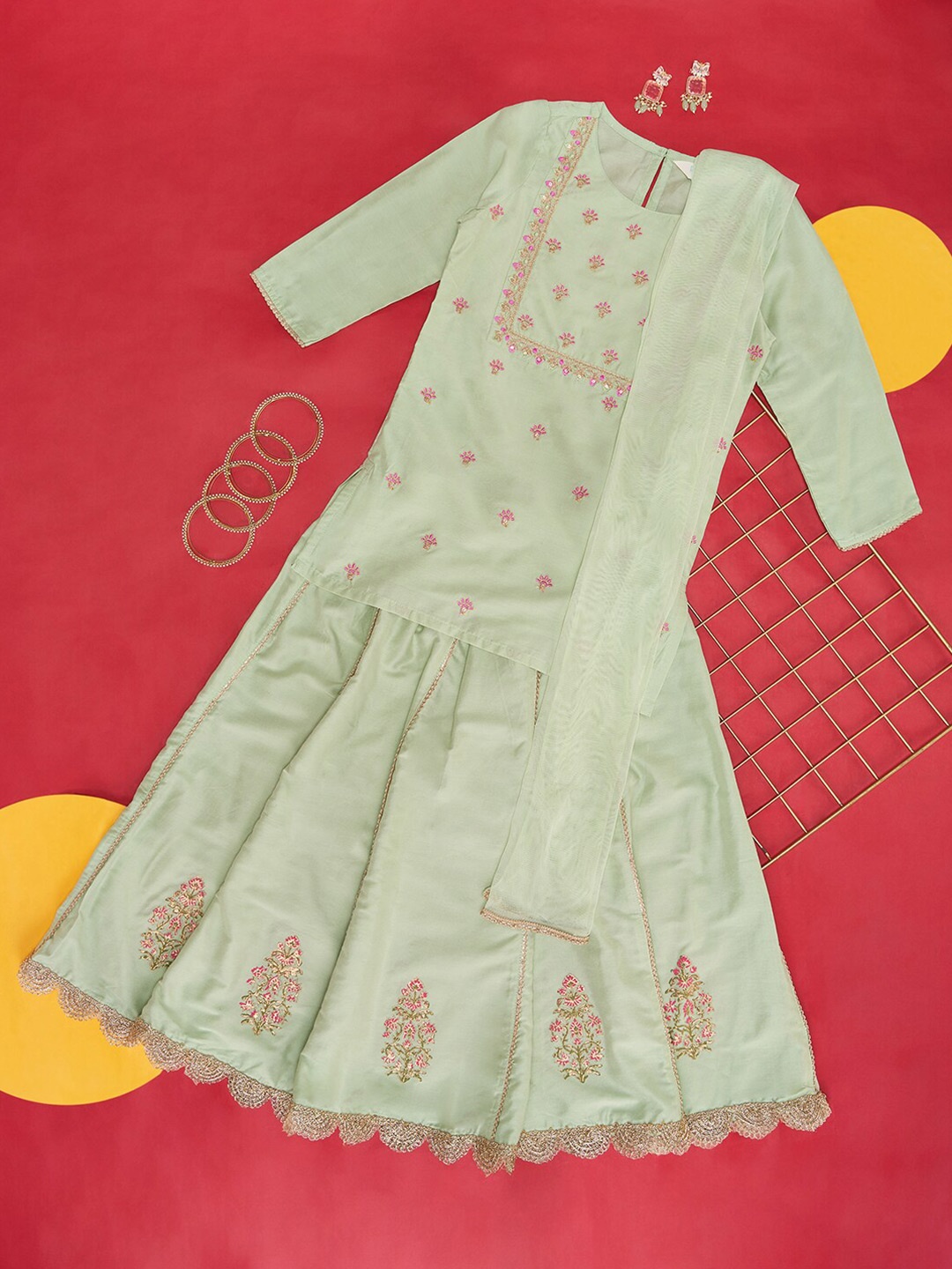 

AKKRITI BY PANTALOONS Girls Embroidered Cotton Ready To Wear Lehenga & Blouse With Dupatta, Green