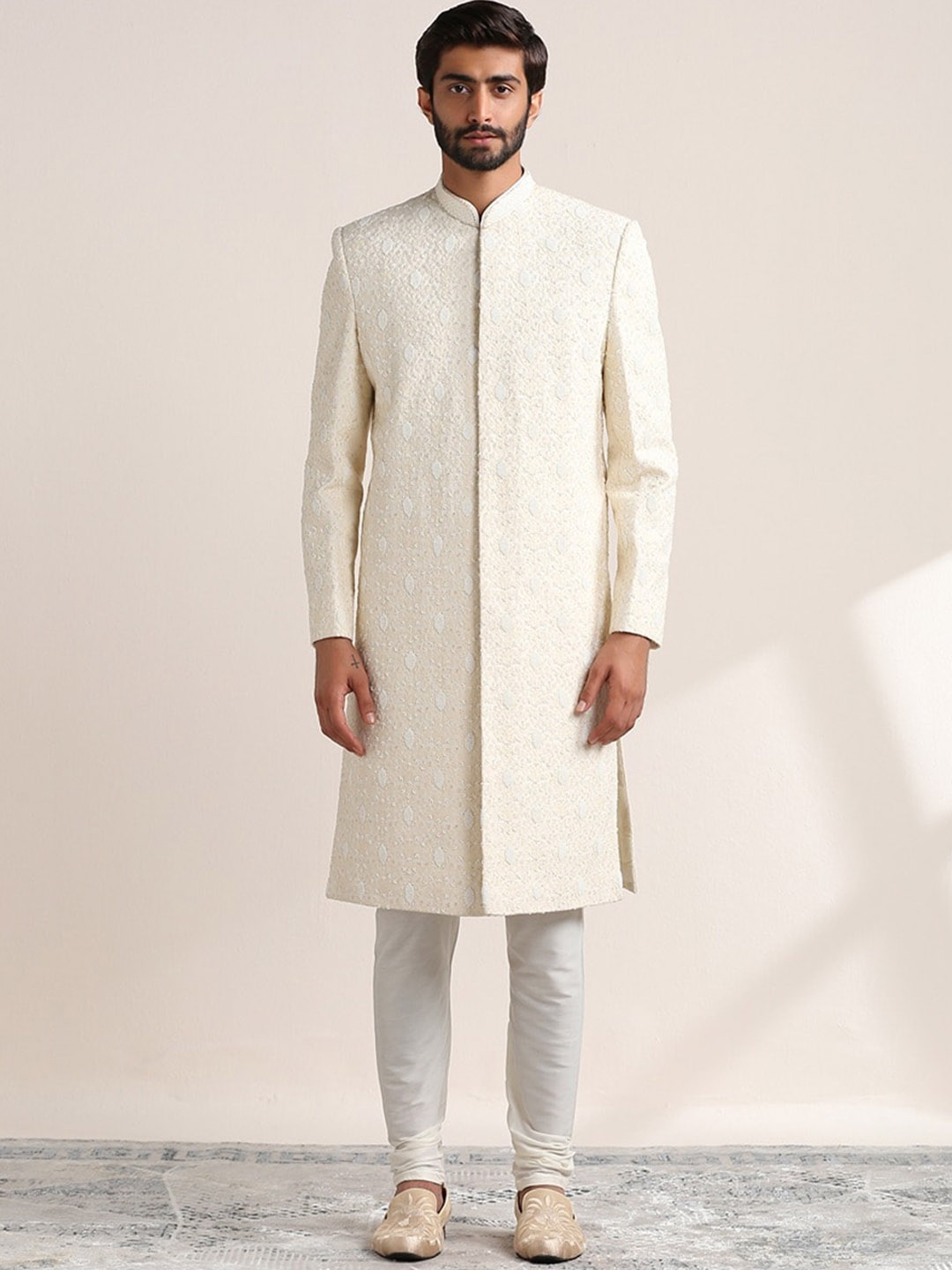 

Twamev Embroidered Mandarin Collar Sherwani, White