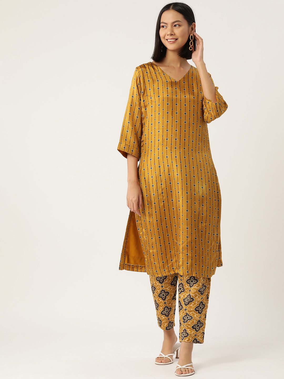 

Simaaya Printed Regular Kurta with Trousers, Multi