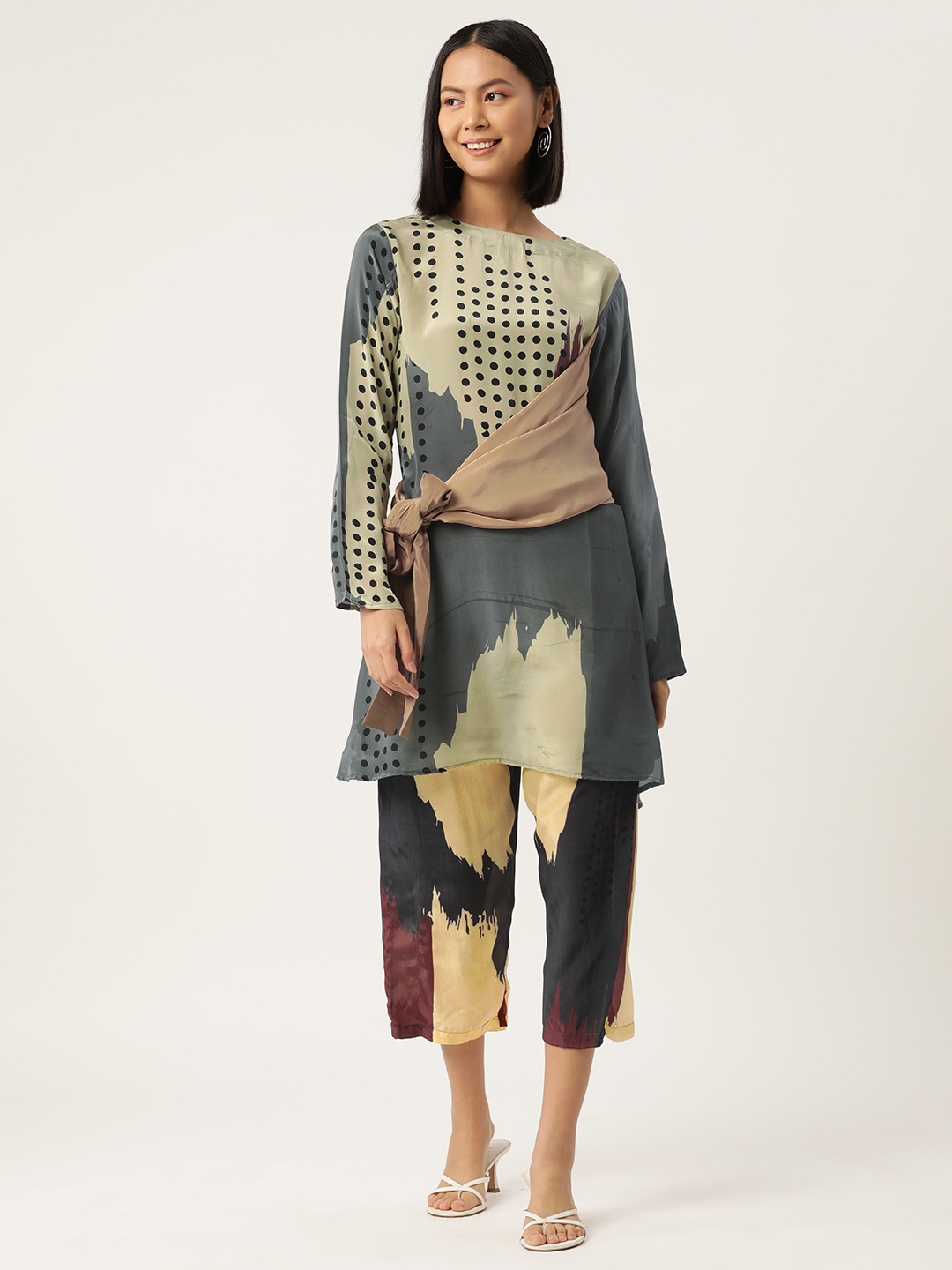 

Simaaya Printed Regular Kurti with Trousers, Grey