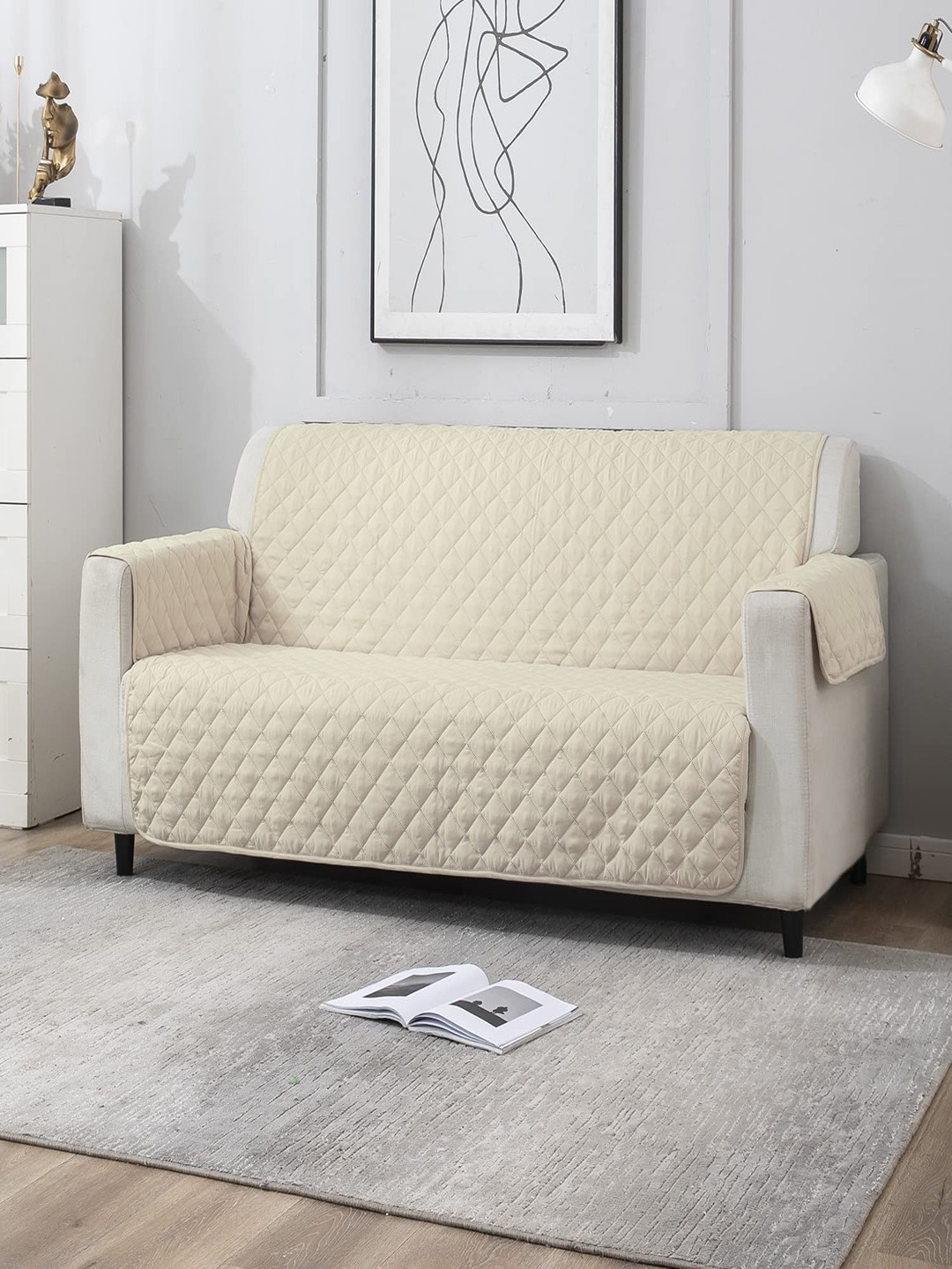 

HOKIPO 3 Seater Quilted Sofa Cover Mat With Arms, Cream