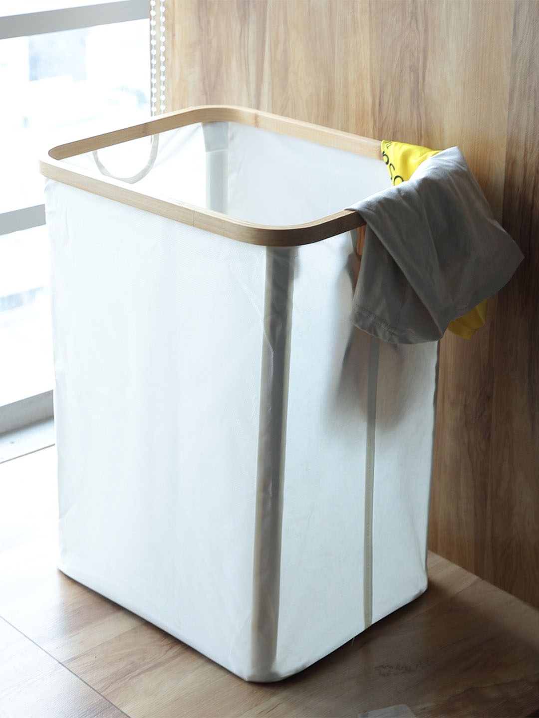 

Kuber Industries Beige & White Foldable Laundry Bag