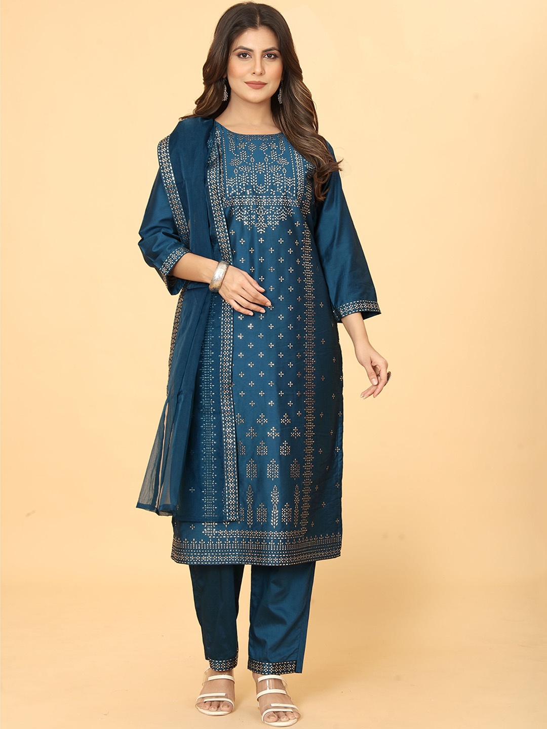 

Mimakiya Ethnic Motifs Printed Straight Kurta With Trousers & Dupatta, Blue