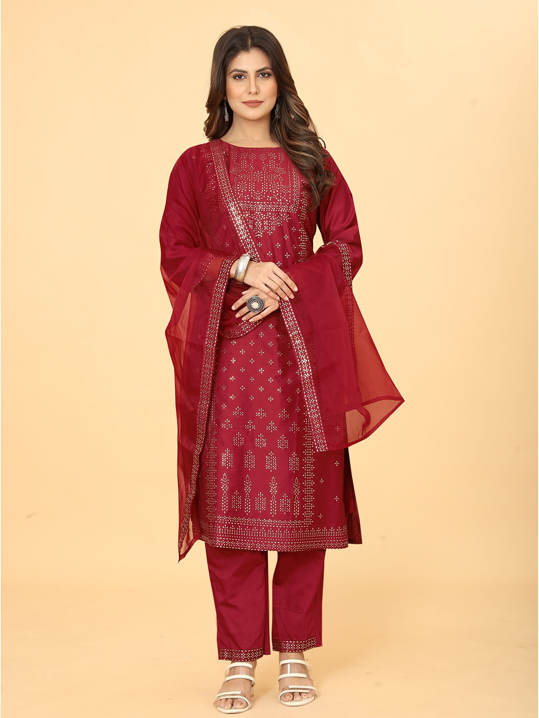 

Mimakiya Ethnic Motifs Printed Straight Kurta With Trousers & Dupatta, Maroon