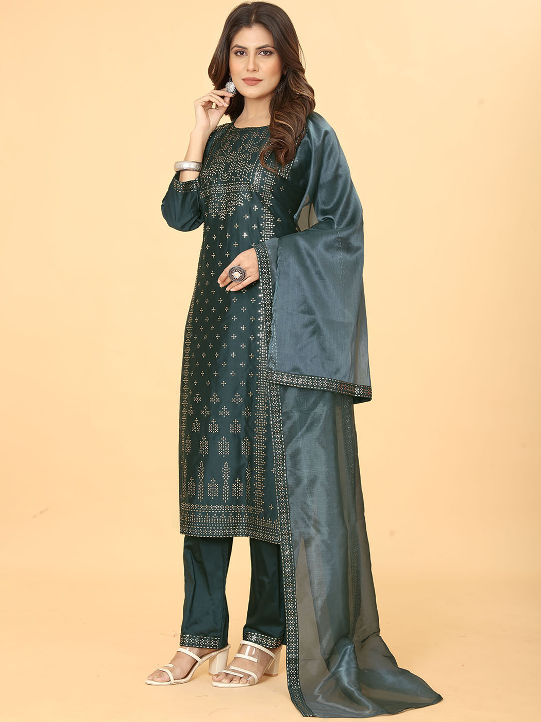 

Mimakiya Ethnic Motifs Printed Straight Kurta With Trousers & Dupatta, Green