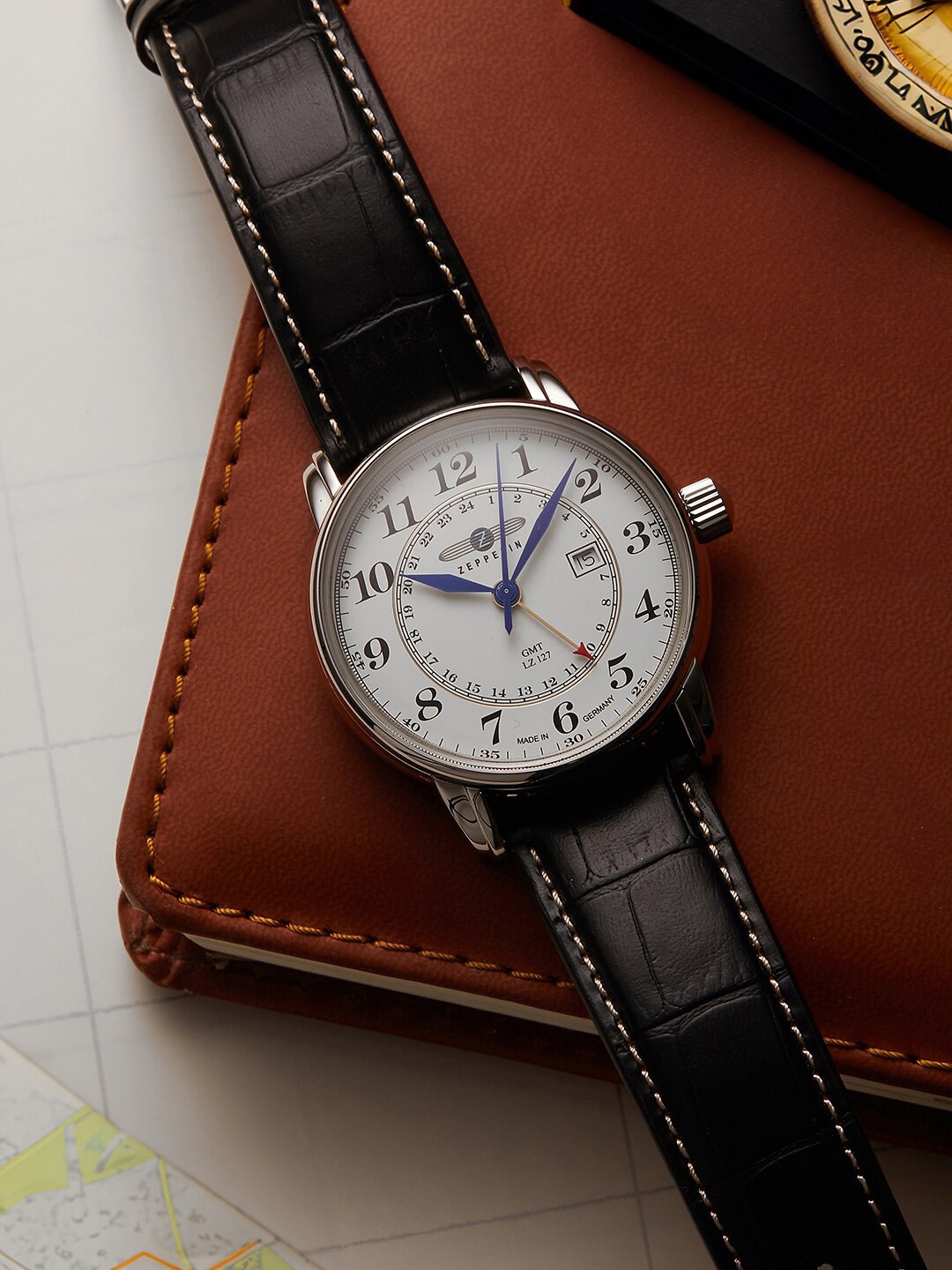 

ZEPPELIN Men Leather Straps Analogue Watch 76421, White