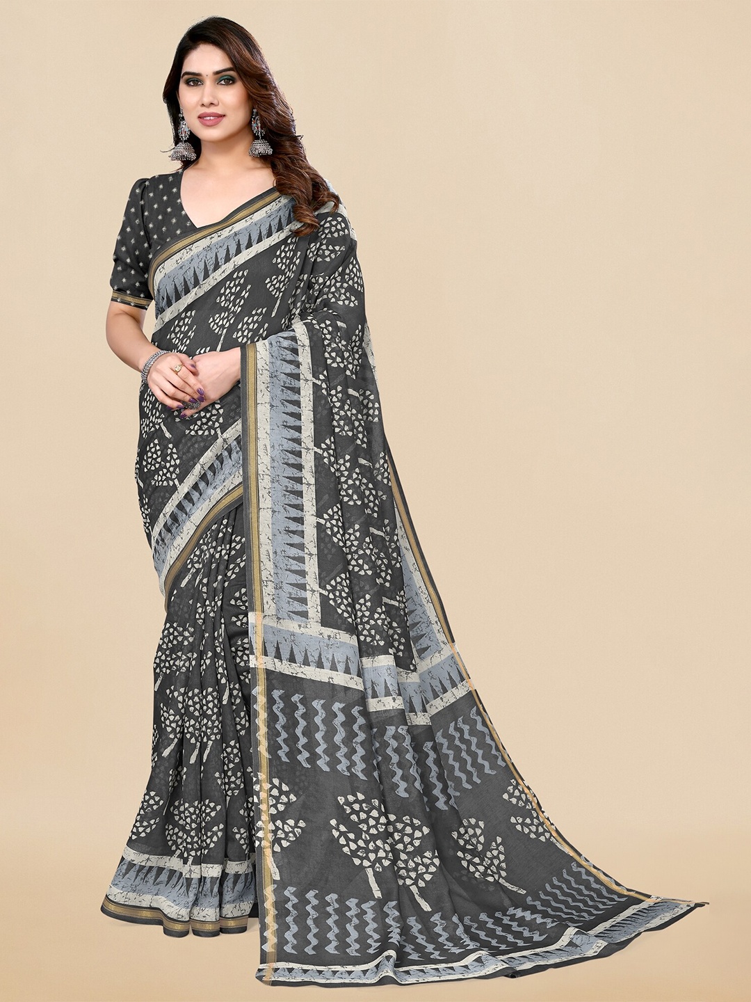

MIRCHI FASHION Batik Block Print Saree, Black