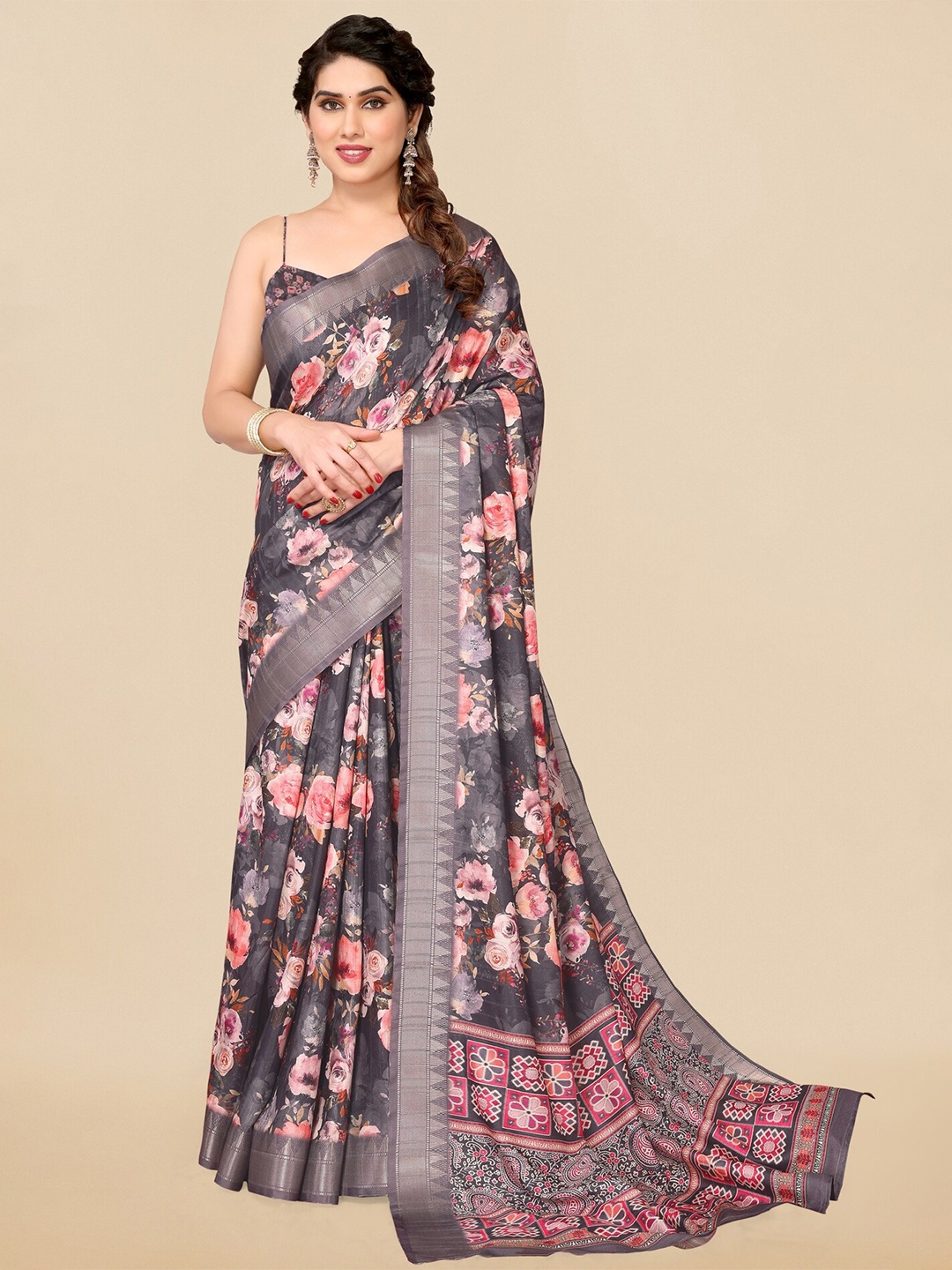 

MIRCHI FASHION Grey & Pink Floral Printed Silk Blend Saree