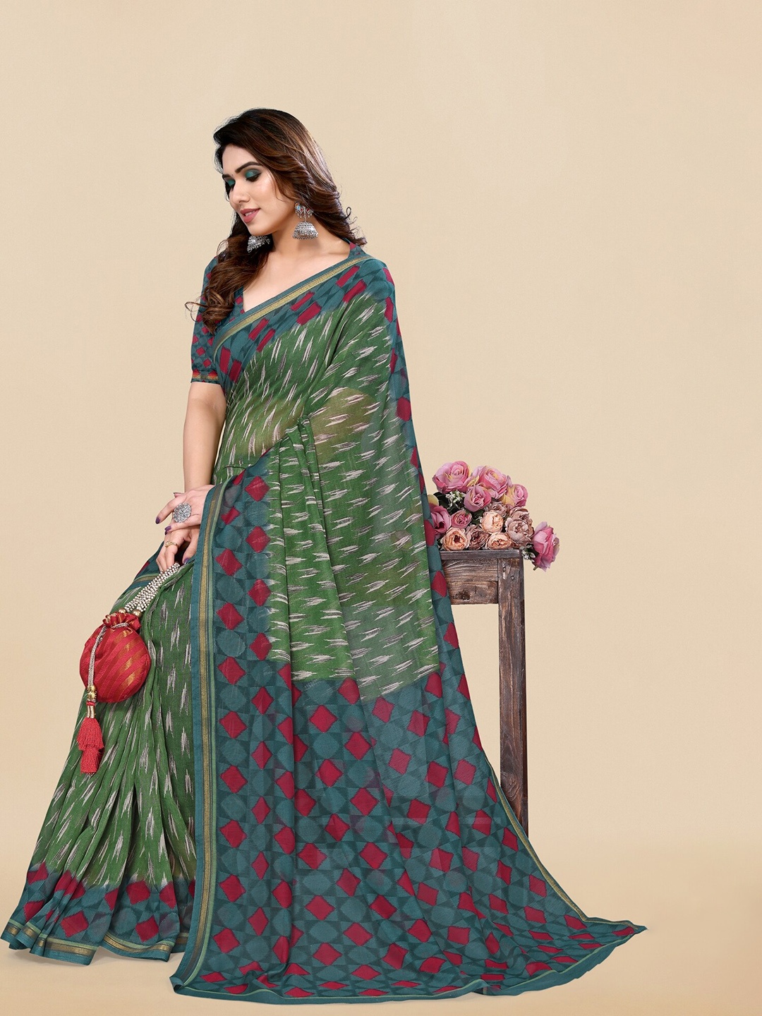 

MIRCHI FASHION Green Ethnic Motifs Printed Zari Detailed Block Print Saree