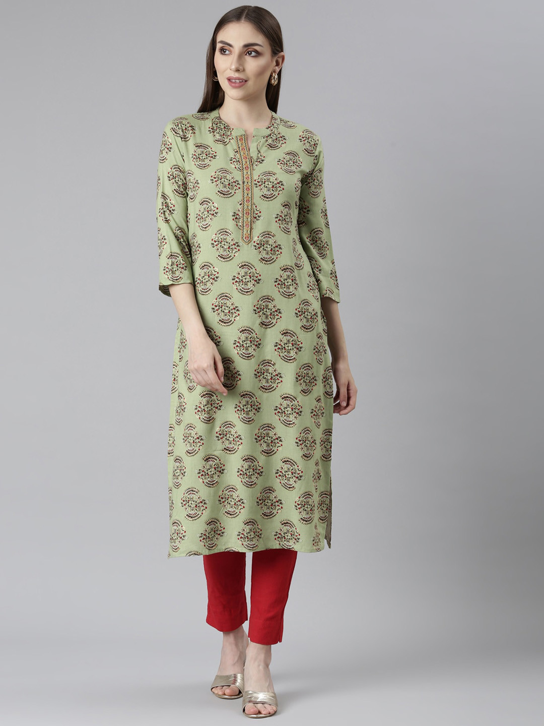 

Neerus Floral Printed Mandarin Collar Straight Kurta, Green