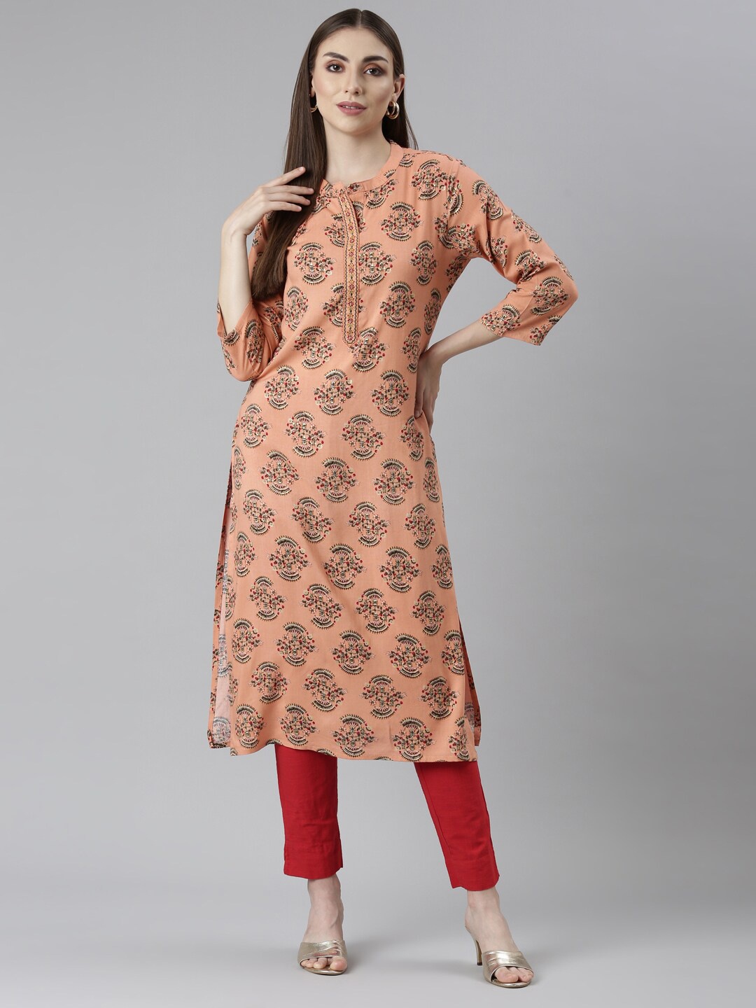 

Neerus Floral Printed Mandarin Collar Straight Kurta, Peach