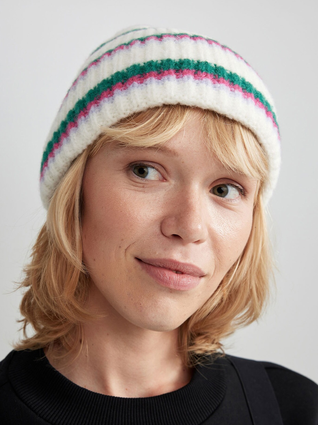 

DeFacto Women Striped Beanie, White